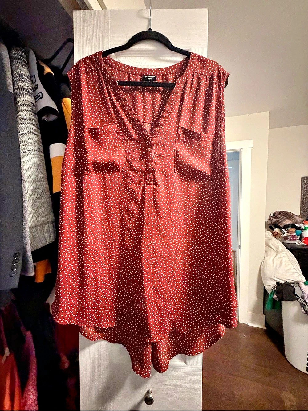 Torrid Harper Georgette Pullover Sleeveless Blouse Red & White